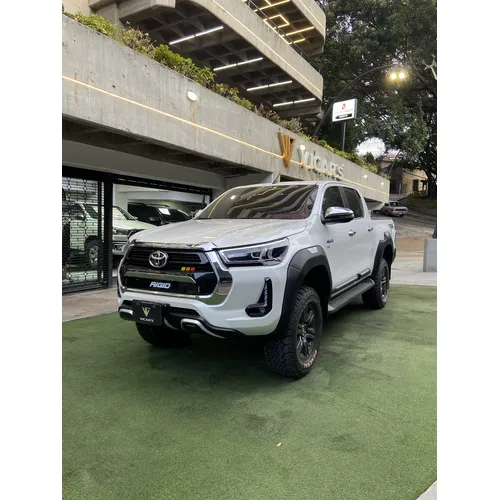 Toyota Hilux 2023 Blanco Caracas