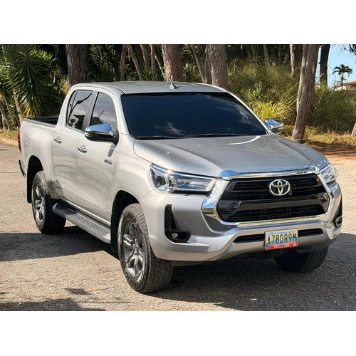 Toyota Hilux 2024 Plateado Caracas