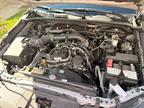 Toyota Hilux 2024 Plateado Caracas