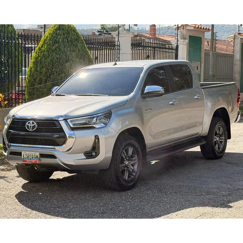 Toyota Hilux 2024 Plateado Caracas