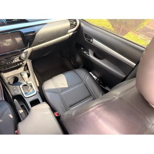 Toyota Hilux 2024 Plateado Caracas