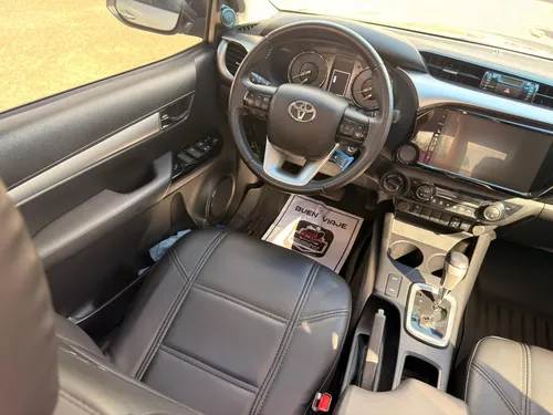 Toyota Hilux 2024 Plateado Caracas