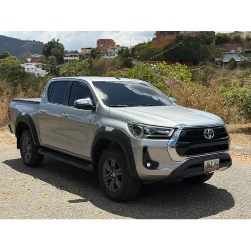 Toyota Hilux 2025 Gris Caracas