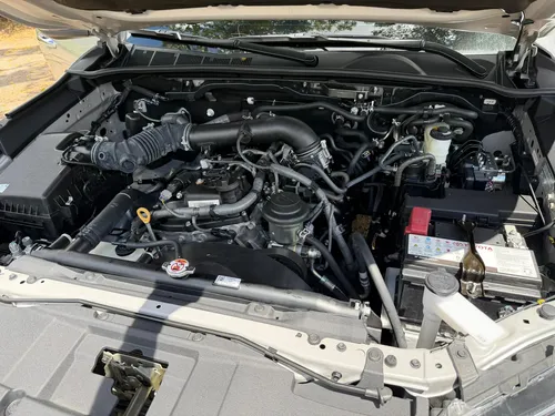 Toyota Hilux 2025 Gris Caracas