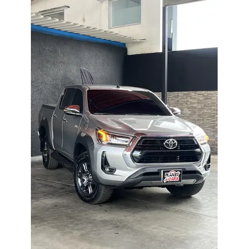 Toyota Hilux 2025 Plateado Caracas