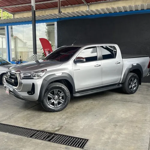 Toyota Hilux 2025 Plateado Caracas
