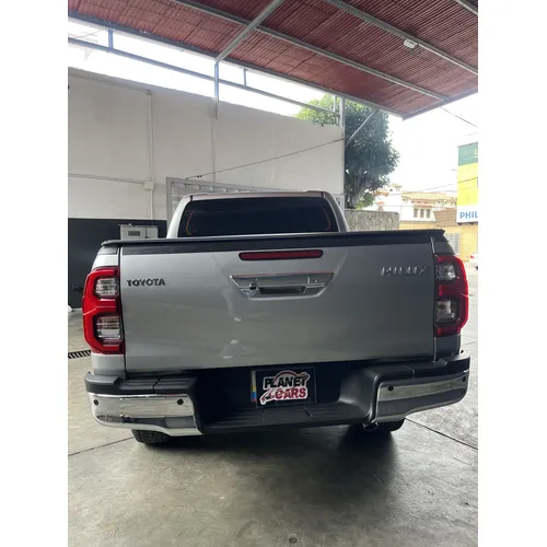 Toyota Hilux 2025 Plateado Caracas
