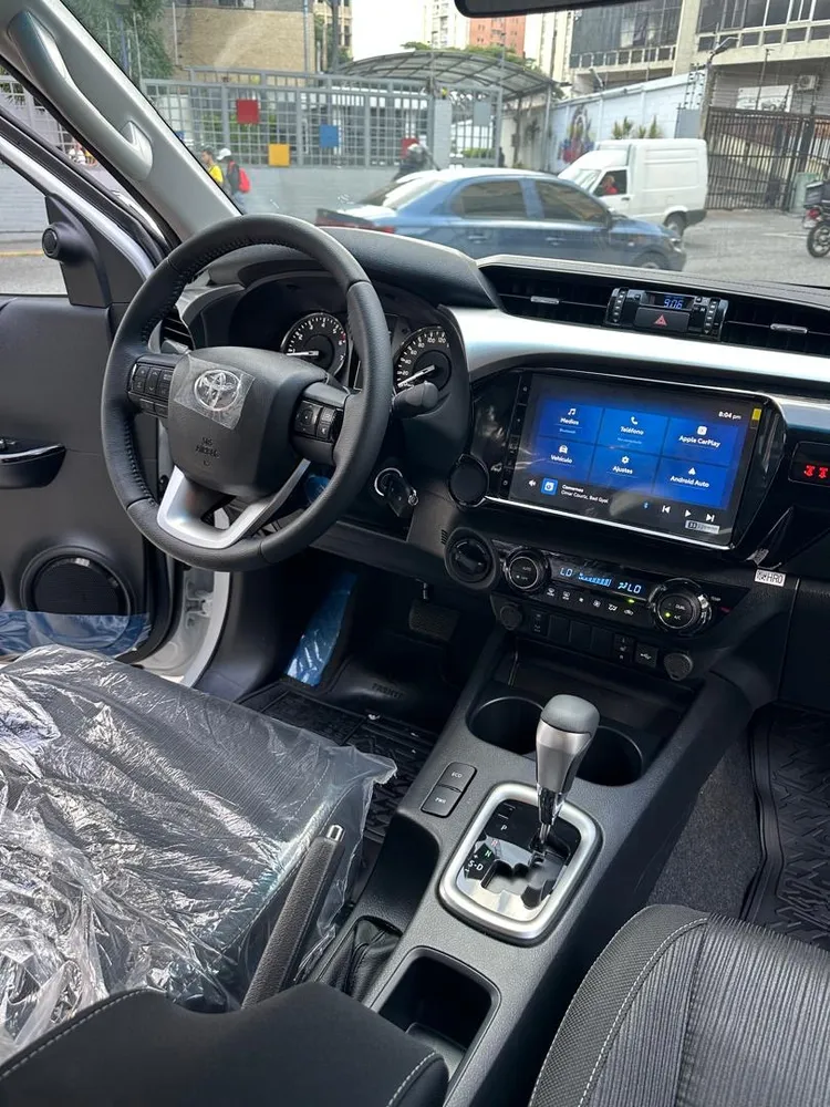 Toyota Hilux 2025 Blanco Caracas