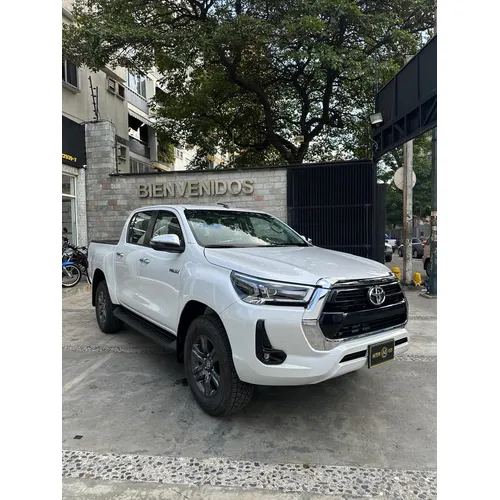 Toyota Hilux 2025 Blanco Caracas