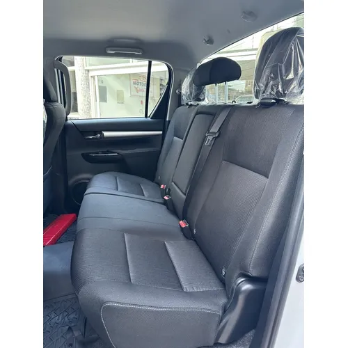 Toyota Hilux 2025 Blanco Caracas