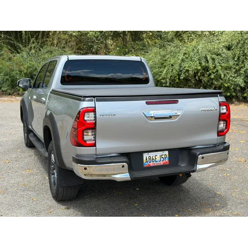 Toyota Hilux 2025 Gris Caracas