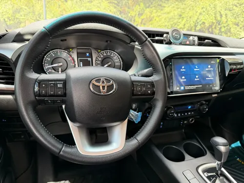 Toyota Hilux 2025 Gris Caracas