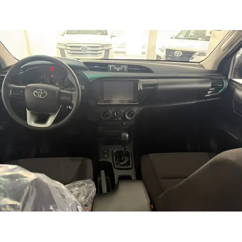 Toyota Hilux 2025 Negro Maracaibo