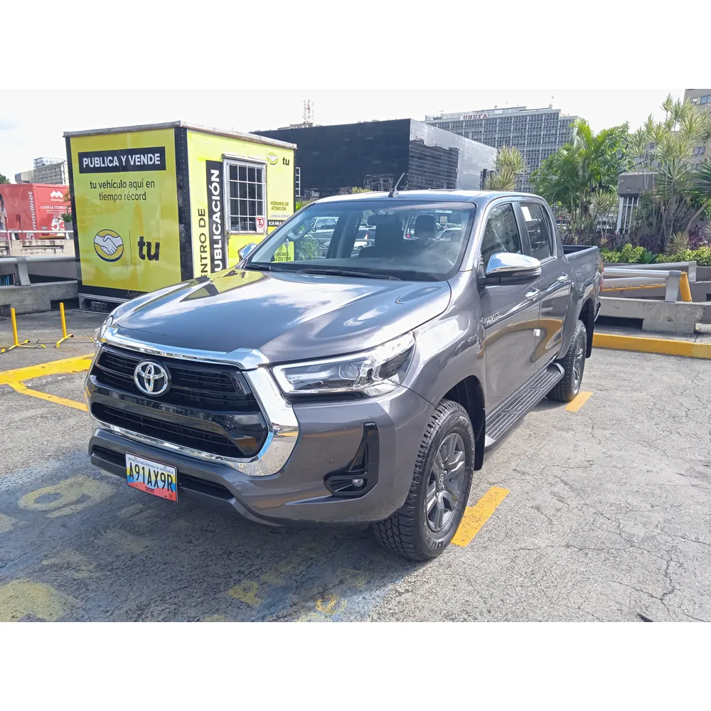 Toyota Hilux SRX 2026 Gris Caracas
