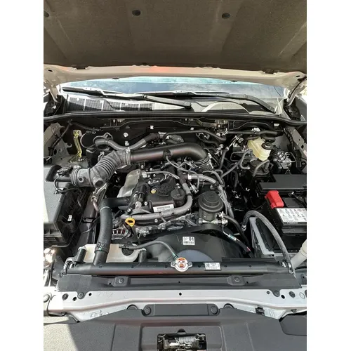 Toyota Hilux 2026 Gris Caracas