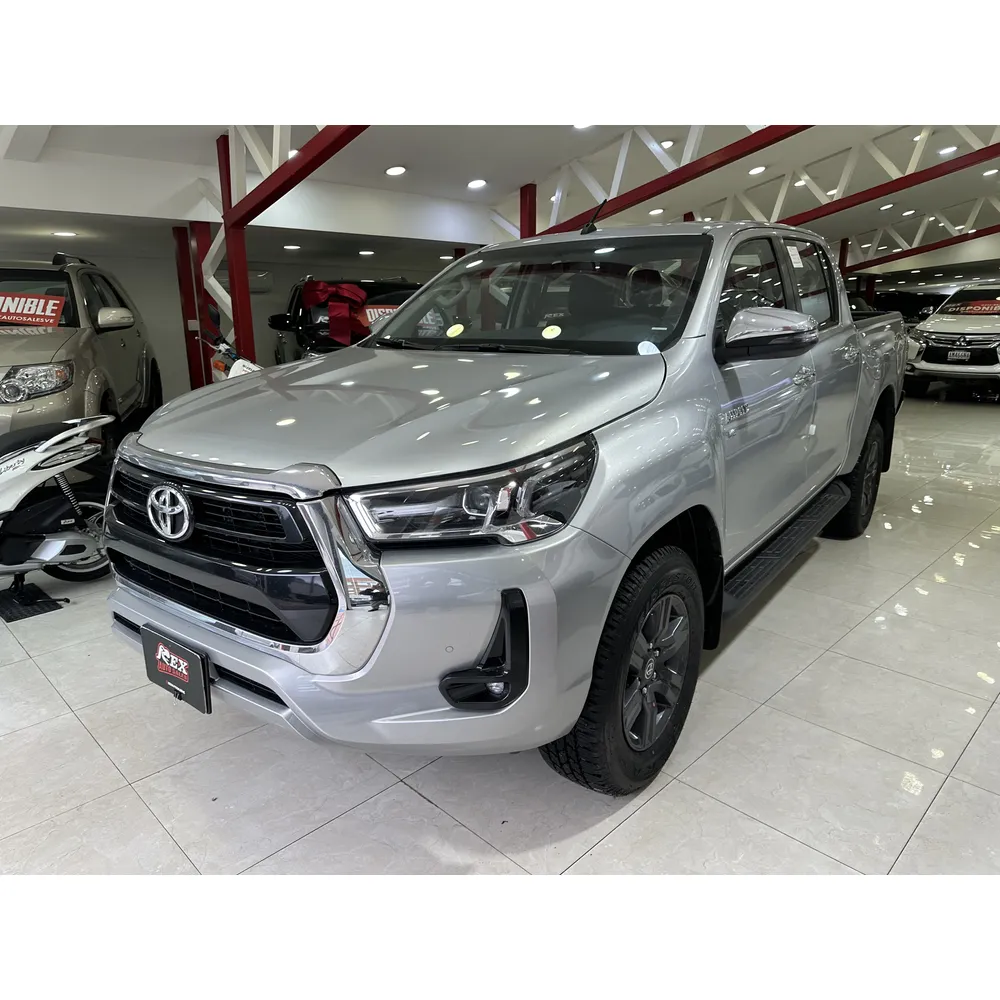 Toyota Hilux SRX 2026 Gris Caracas
