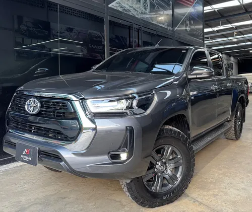 Toyota Hilux SRX 2025 Gris Caracas