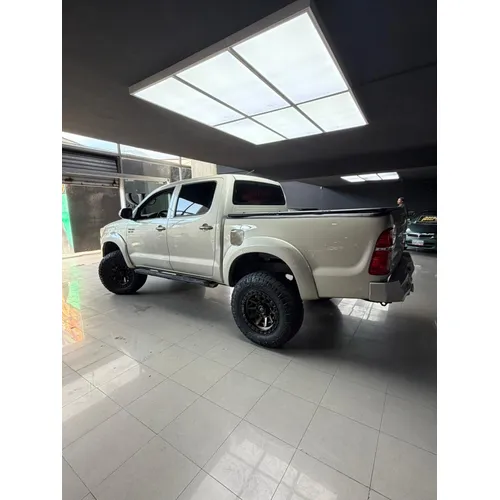 Toyota Hilux 2015 Plateado Caracas