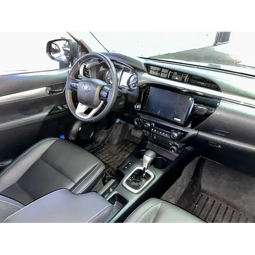 Toyota Hilux 2026 Gris Caracas