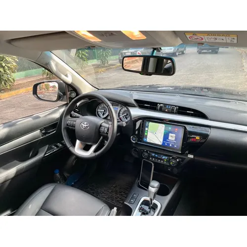 Toyota Hilux 2025 Gris Caracas