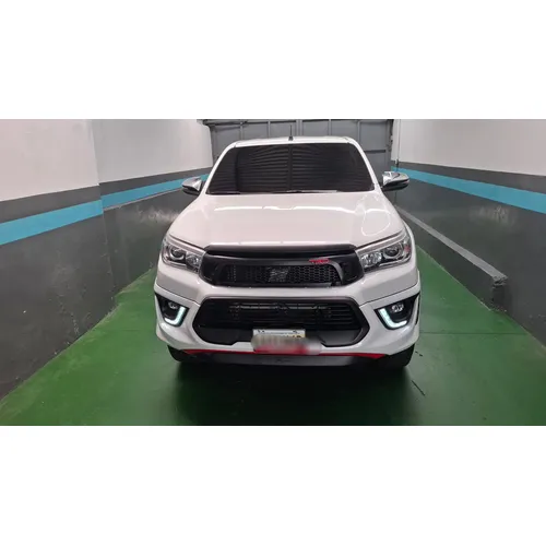 Toyota Hilux Dubai 2018 Blanco Caracas