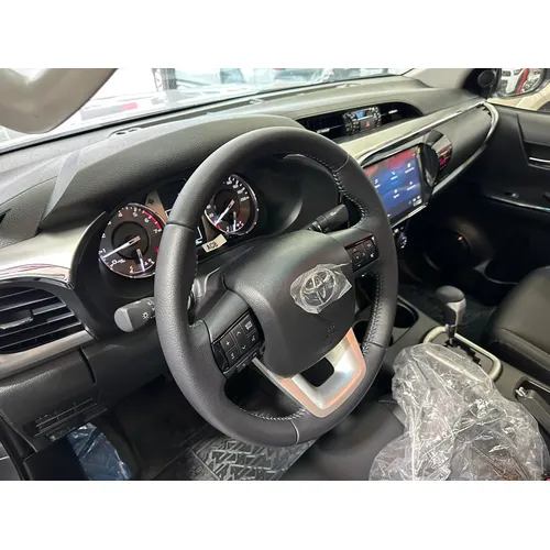 Toyota Hilux 2026 Gris Caracas