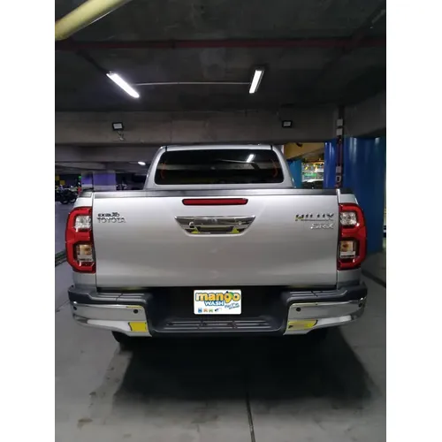 Toyota Hilux 2025 Plateado Caracas