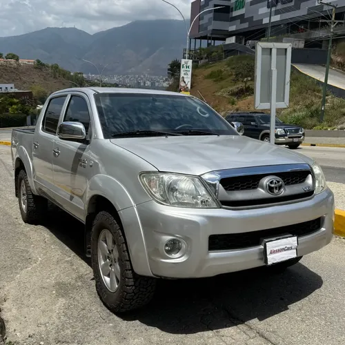 Toyota Hilux 2010 Plateado Caracas
