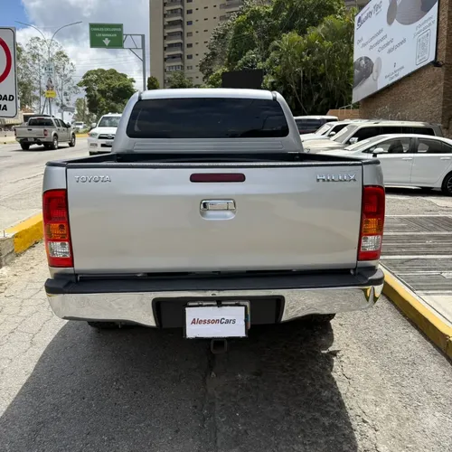 Toyota Hilux 2010 Plateado Caracas