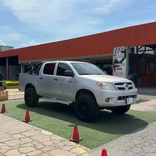 Toyota Hilux 2007 Plateado Lechería
