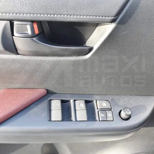Toyota Hilux 2025 Blanco Caracas