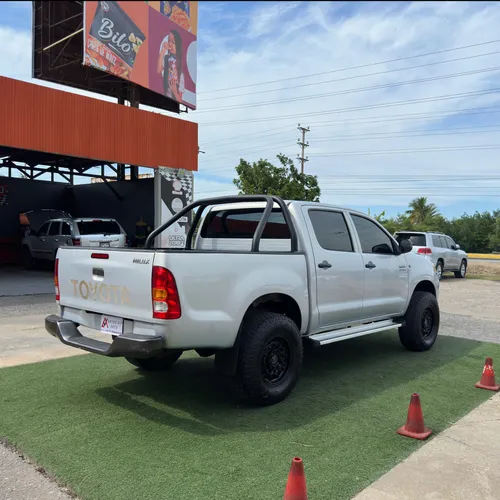 Toyota Hilux 2007 Plateado Lechería