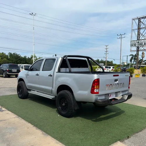 Toyota Hilux 2007 Plateado Lechería