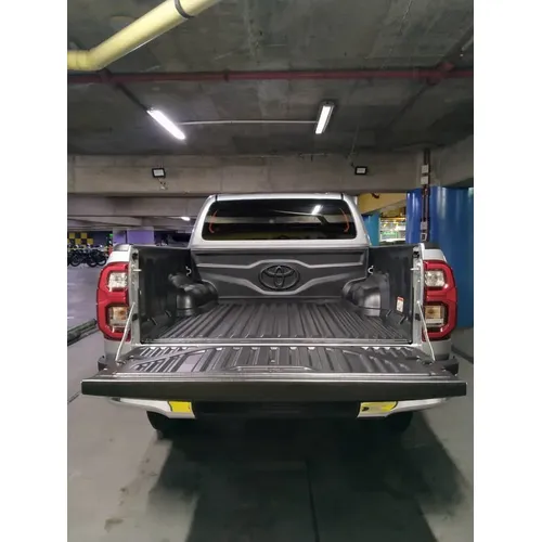 Toyota Hilux 2025 Plateado Caracas