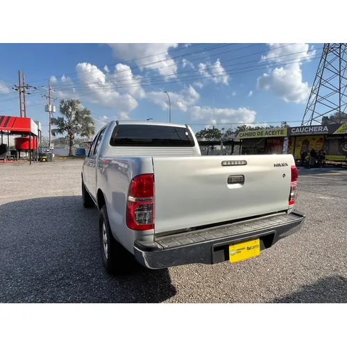 Toyota Hilux 2015 Plateado Valencia