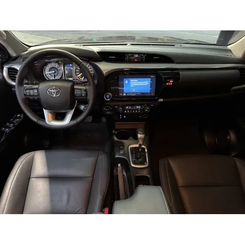 Toyota Hilux SRX 2025 Gris Caracas