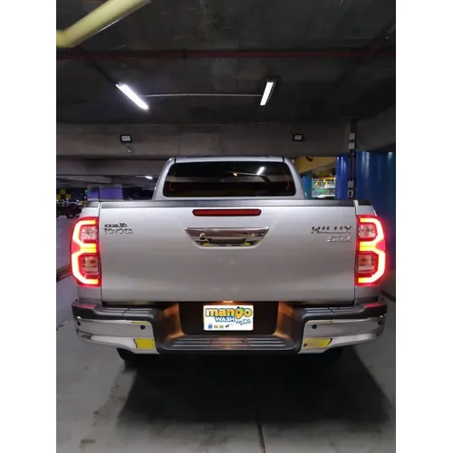 Toyota Hilux 2025 Plateado Caracas