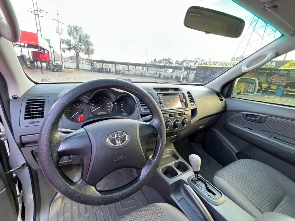 Toyota Hilux Sport 2015 Plateado Valencia