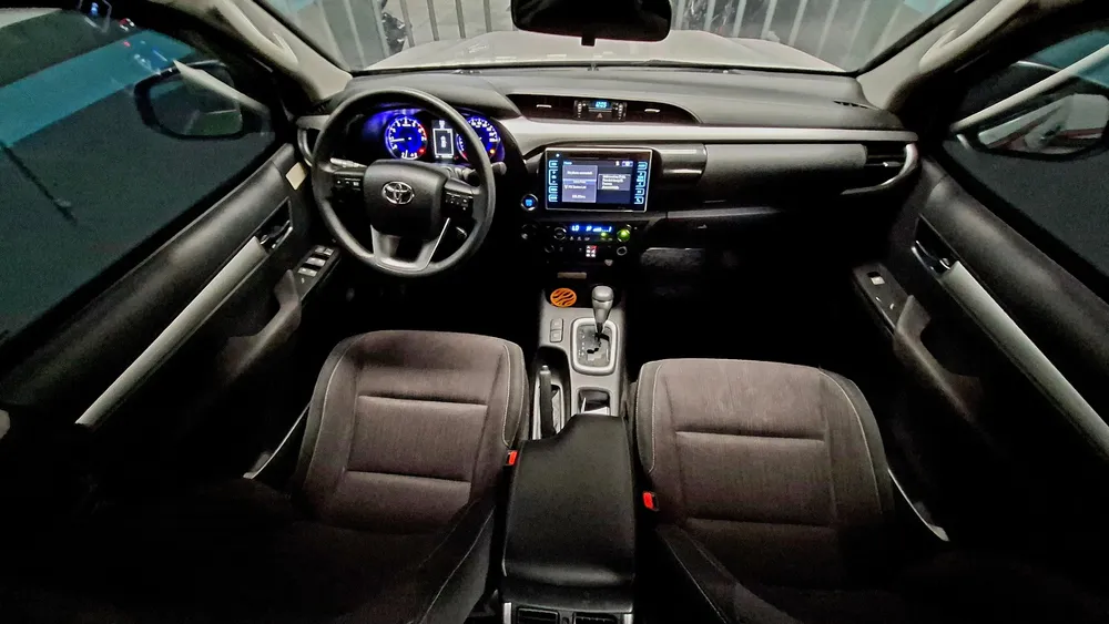 Toyota Hilux Dubai 2018 Blanco Caracas
