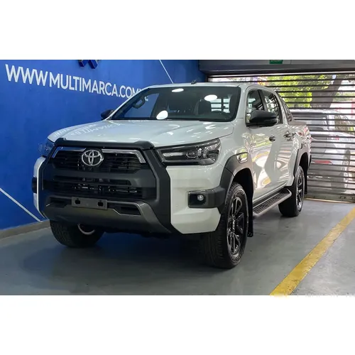 Toyota Hilux 2025 Blanco Caracas