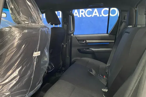 Toyota Hilux 2025 Blanco Caracas