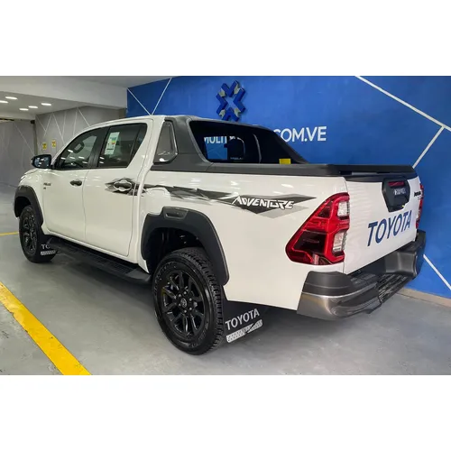Toyota Hilux 2025 Blanco Caracas