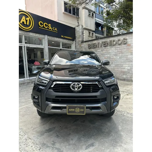 Toyota Hilux Adventure 2025 Negro Caracas