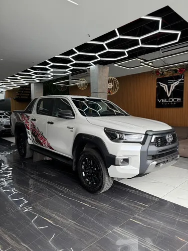 Toyota Hilux adventure 2025 Blanco Caracas