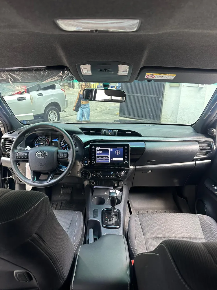 Toyota Hilux adventure 2025 Negro Caracas