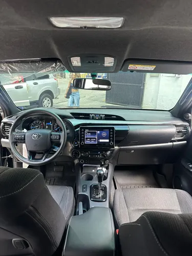 Toyota Hilux Adventure 2025 Negro Caracas