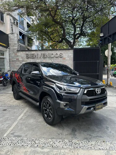Toyota Hilux adventure 2025 Negro Caracas