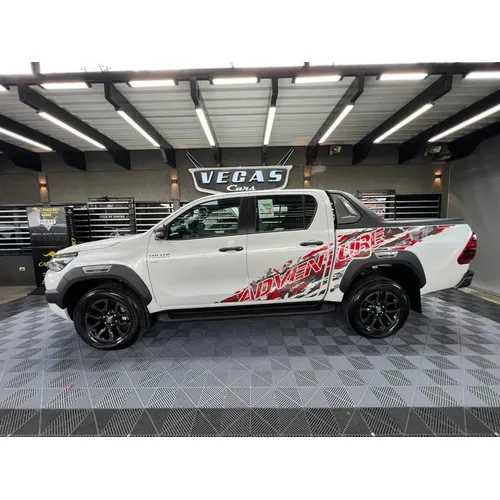 Toyota Hilux adventure 2025 Blanco Barquisimeto