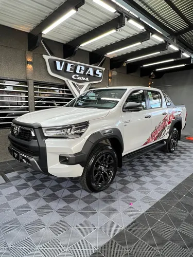 Toyota Hilux adventure 2025 Blanco Barquisimeto