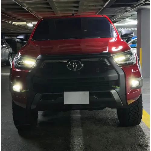 Toyota Hilux Adventure 2023 Rojo Caracas